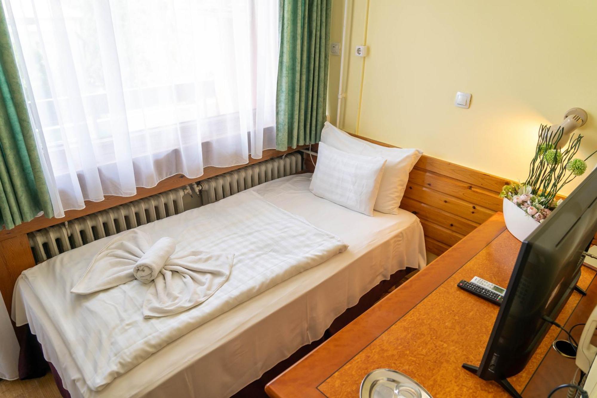 Majerik Hotel Héviz Zewnętrze zdjęcie