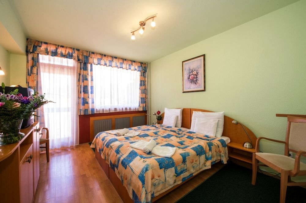 Majerik Hotel Héviz Zewnętrze zdjęcie
