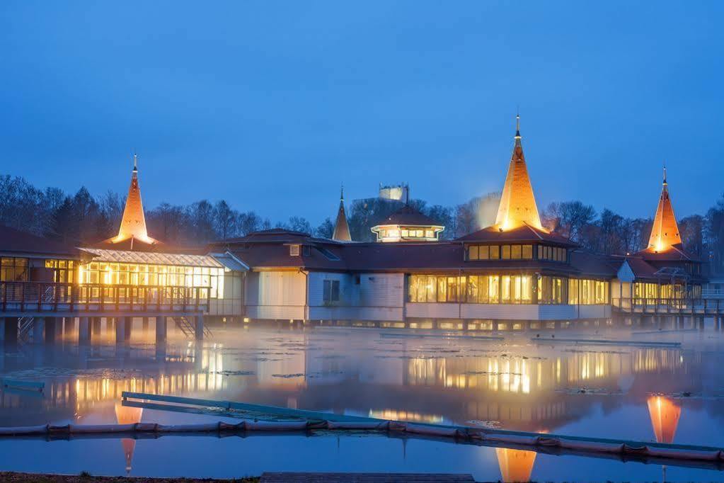 Majerik Hotel Héviz Zewnętrze zdjęcie